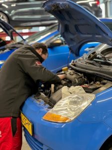 Radiateur vervangen bij Autoborg Assen